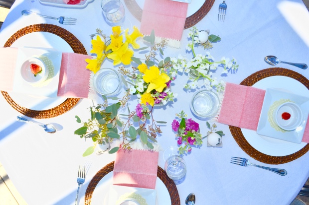 {Fun, Yum & Frills} Garden Brunch Party Tablescape complete with diy custom egg place cards!